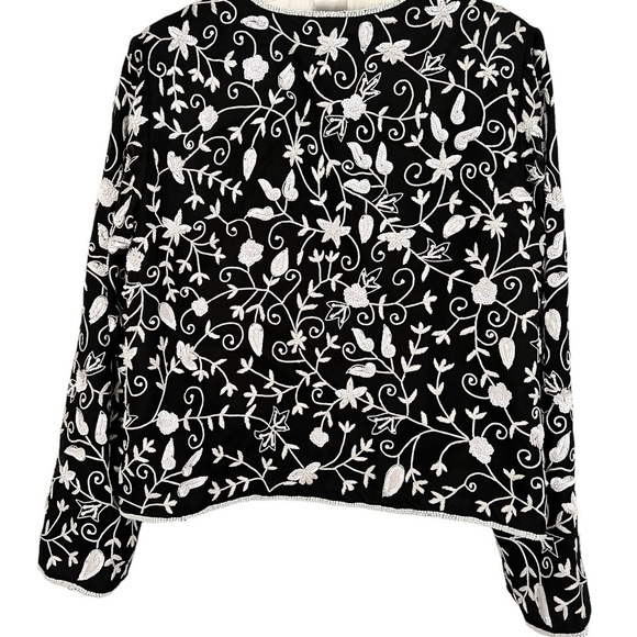Draper’s and Damon’s Vintage Black Jacket Top  White Floral Embroidery Petite 8 - Picture 2 of 7